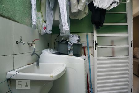 Casa de condomínio à venda com 65m², 2 quartos e 1 vaga Casa de condomínio à venda com 65m², 2 quartos e 1 vagaLavanderia