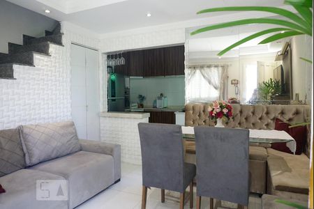 Casa de condomínio à venda com 65m², 2 quartos e 1 vaga Casa de condomínio à venda com 65m², 2 quartos e 1 vagaSala
