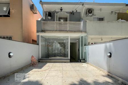 Casa à venda com 268m², 3 quartos e 1 vagaQuintal da frente