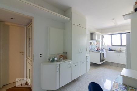 Apartamento à venda com 160m², 2 quartos e 3 vagasCozinha