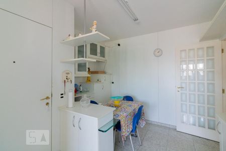 Apartamento à venda com 160m², 2 quartos e 3 vagasCozinha
