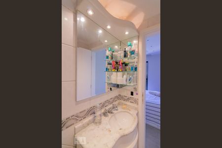 Apartamento à venda com 160m², 2 quartos e 3 vagasBanheiro Suíte 2