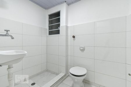 Banheiro de kitnet/studio para alugar com 1 quarto, 30m² em Higienópolis, São Paulo