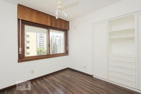 SUTE de apartamento à venda com 3 quartos, 150m² em Auxiliadora, Porto Alegre