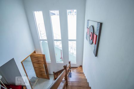 Casa à venda com 207m², 5 quartos e 1 vagaEscada