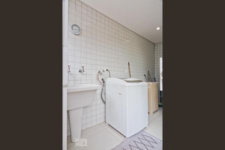 Casa à venda com 390m², 3 quartos e 4 vagas Casa à venda com 390m², 3 quartos e 4 vagasÁrea de Serviço