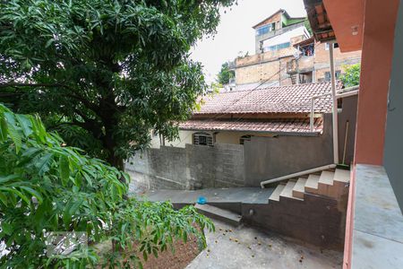 Vista do Jardim de casa à venda com 3 quartos, 360m² em Santa Cruz, Belo Horizonte