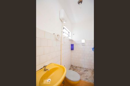 Banheiro de apartamento à venda com 1 quarto, 40m² em Sarandi, Porto Alegre