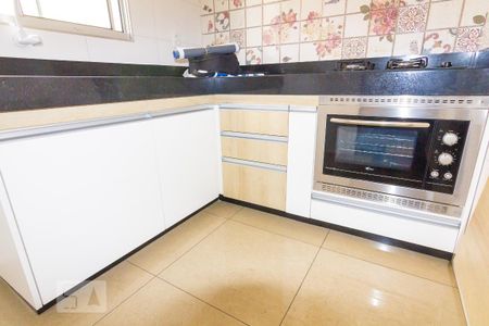 Apartamento para alugar com 66m², 3 quartos e 1 vagaDetalhe dos armários da cozinha