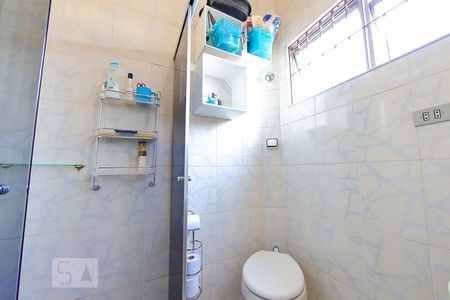 Casa à venda com 240m², 2 quartos e 1 vagaBanheiro