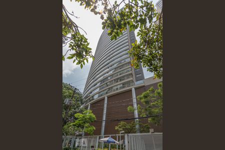 Apartamento para alugar com 55m², 1 quarto e 1 vaga Apartamento para alugar com 55m², 1 quarto e 1 vagaFachada