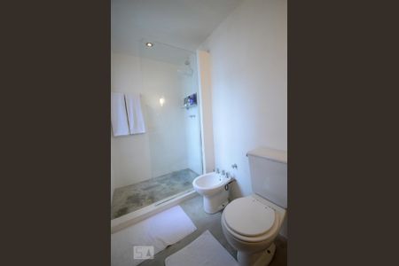 Casa à venda com 500m², 6 quartos e sem vagaBanheiro da Suíte 1