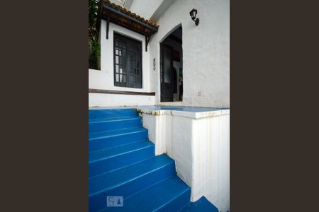 Casa à venda com 500m², 6 quartos e sem vagaEscada da Entrada