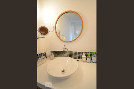 Casa à venda com 500m², 6 quartos e sem vagaBanheiro da Suíte 1