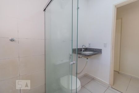 Banheiro de casa para alugar com 2 quartos, 65m² em Vila Maria Eugênia, Campinas