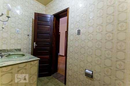 Casa à venda com 185m², 4 quartos e 2 vagas Casa à venda com 185m², 4 quartos e 2 vagasBanheiro