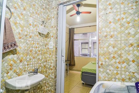 Banheiro de kitnet/studio à venda com 1 quarto, 25m² em Centro, Niterói