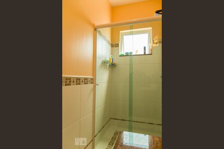 Casa à venda com 300m², 3 quartos e 7 vagasBanheiro da suíte