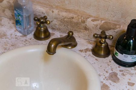 Casa à venda com 300m², 3 quartos e 7 vagasLavabo - Torneira