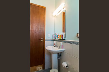 Casa à venda com 300m², 3 quartos e 7 vagasBanheiro da suíte 3