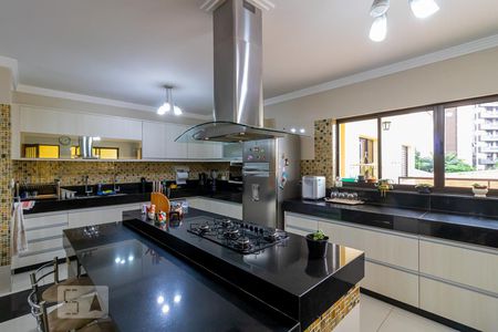 Casa à venda com 400m², 3 quartos e 6 vagasCozinha 