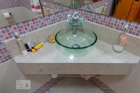 Casa à venda com 400m², 3 quartos e 6 vagasLavabo 