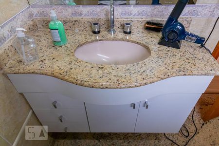 Casa à venda com 400m², 3 quartos e 6 vagasBanheiro 