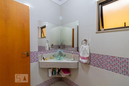 Casa à venda com 400m², 3 quartos e 6 vagasLavabo 