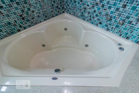 Casa à venda com 400m², 3 quartos e 6 vagasBanheiro da Suíte 