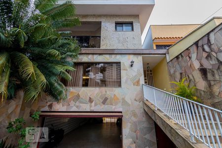 Casa à venda com 400m², 3 quartos e 6 vagasFachada 