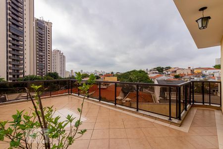 Casa à venda com 400m², 3 quartos e 6 vagasVaranda 