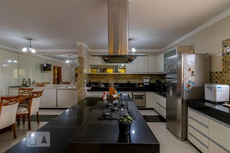 Casa à venda com 400m², 3 quartos e 6 vagasCozinha 