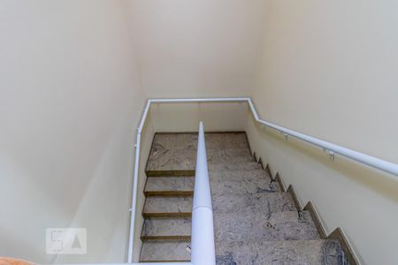 Casa à venda com 400m², 3 quartos e 6 vagasEscada para os Quartos 