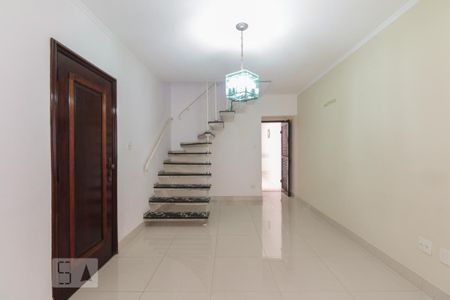 Casa para alugar com 3 quartos, 130m² em Vila Canero, São Paulo
