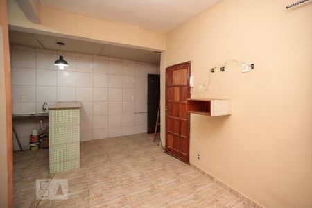 Sala / Quarto de kitnet/studio para alugar com 1 quarto, 35m² em Pilares, Rio de Janeiro