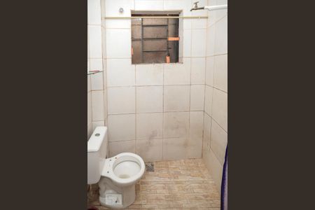 Banheiro de kitnet/studio para alugar com 1 quarto, 35m² em Pilares, Rio de Janeiro