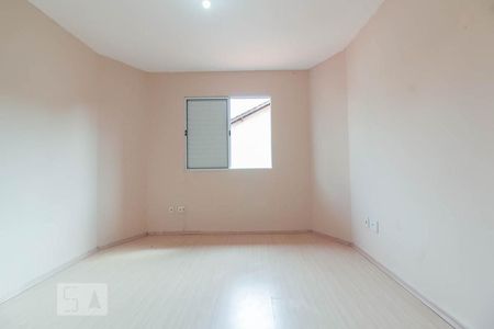 Quarto 1 de casa de condomínio para alugar com 2 quartos, 114m² em Vila Carmosina, São Paulo