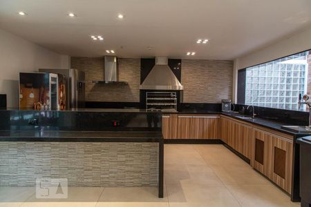 Apartamento à venda com 178m², 3 quartos e 3 vagas Apartamento à venda com 178m², 3 quartos e 3 vagasSalão de Festas