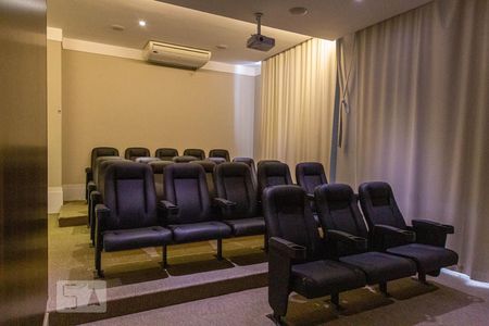Apartamento à venda com 178m², 3 quartos e 3 vagas Apartamento à venda com 178m², 3 quartos e 3 vagasCinema