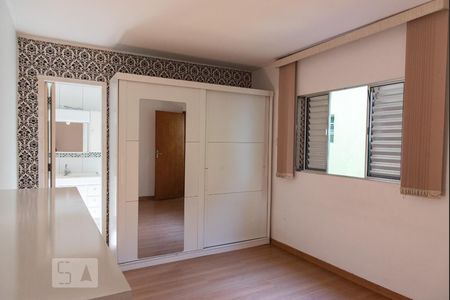 Casa à venda com 126m², 4 quartos e 2 vagasSuíte 2