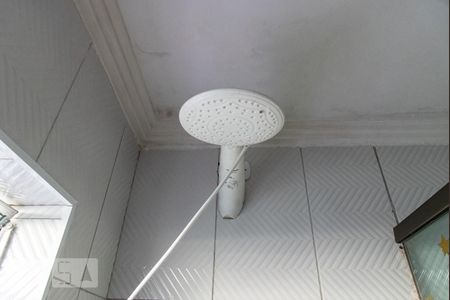 Casa à venda com 126m², 4 quartos e 2 vagasChuveiro