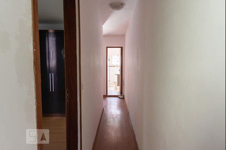 Casa à venda com 126m², 4 quartos e 2 vagasCorredor