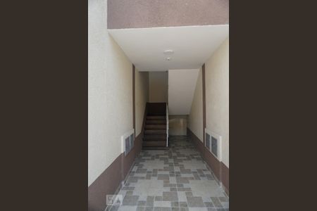 Apartamento para alugar com 45m², 2 quartos e sem vaga Apartamento para alugar com 45m², 2 quartos e sem vagaEscadas