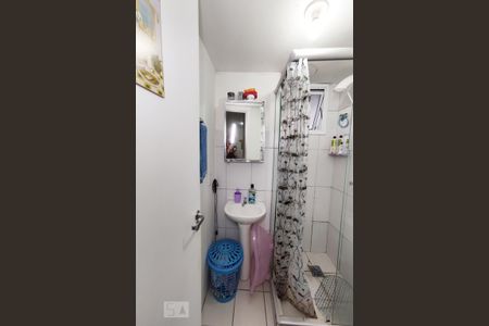 Banheiro de apartamento à venda com 2 quartos, 52m² em Mato Grande, Canoas
