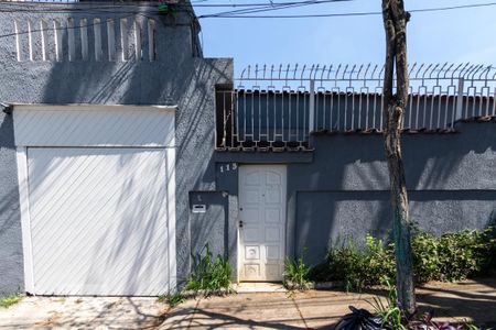 Casa para alugar com 250m², 3 quartos e 2 vagas Casa para alugar com 250m², 3 quartos e 2 vagasFachada