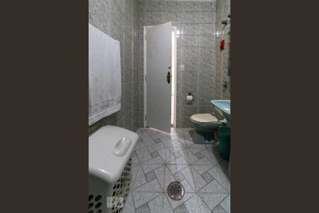 Casa para alugar com 250m², 3 quartos e 2 vagas Casa para alugar com 250m², 3 quartos e 2 vagasBanheiro social