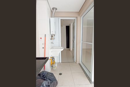 Varanda sala e área de serviço de apartamento à venda com 2 quartos, 63m² em Alphaville Empresarial, Barueri