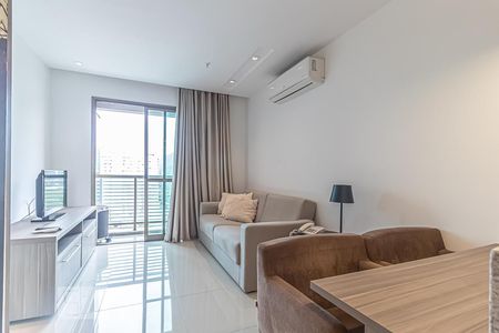 Sala de apartamento para alugar com 1 quarto, 52m² em Jacarepaguá, Rio de Janeiro