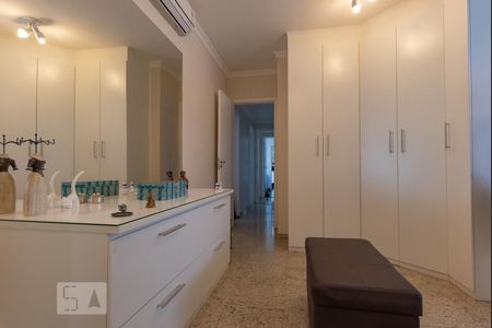 Apartamento à venda com 160m², 3 quartos e 3 vagasSuíte 1