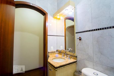 Casa à venda com 225m², 3 quartos e 4 vagasBanheiro social 1